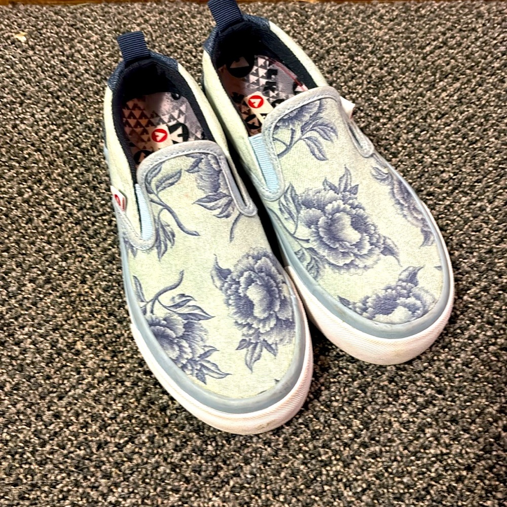 Air walk size 1 “little kid” size